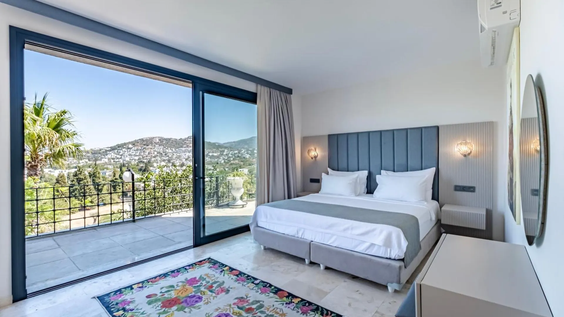 Hotel Bombien Luxury Bodrum 4*,
