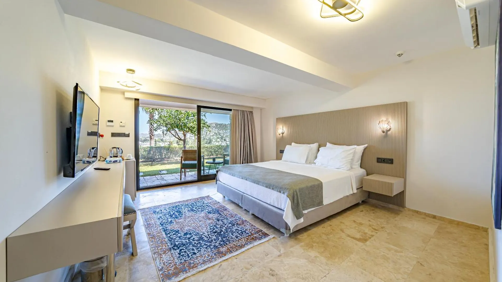 Hotel Bombien Luxury Bodrum 4*,
